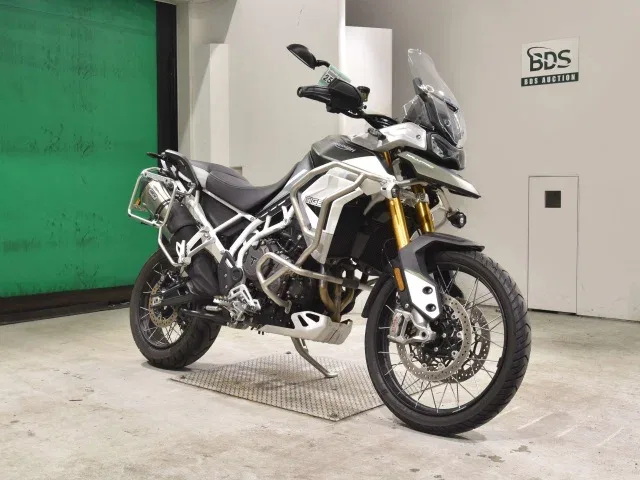 Triumph Tiger 900