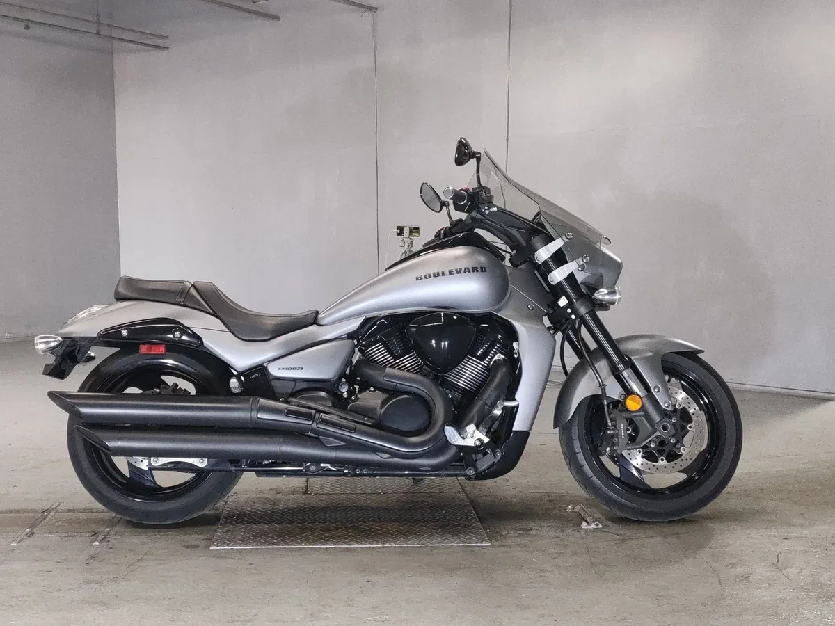 Suzuki Boulevard M109R