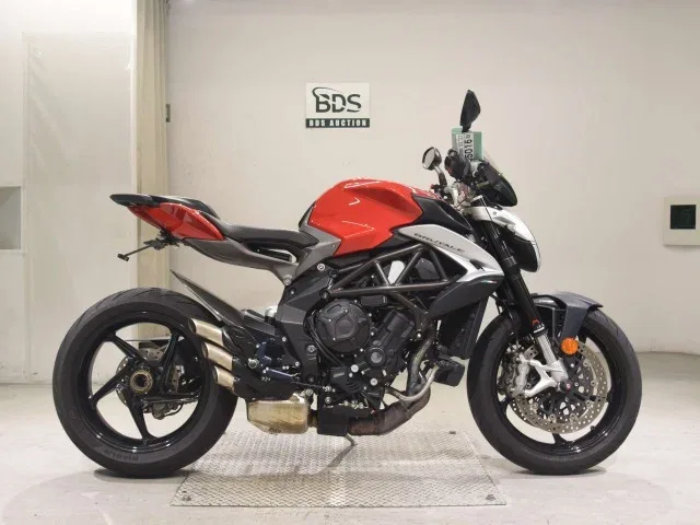 MV Agusta Brutale 800