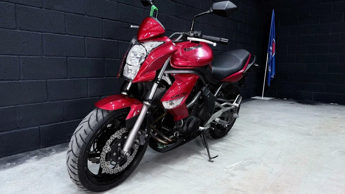 Kawasaki ER-4N