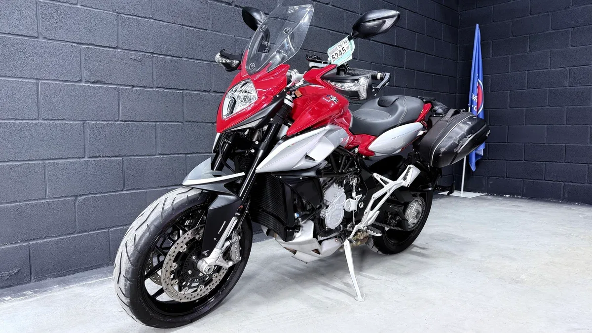 MV Agusta Stradale 800