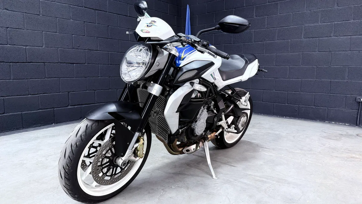 MV Agusta Brutale 800