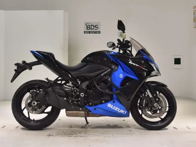 Suzuki GSX-S 1000 F