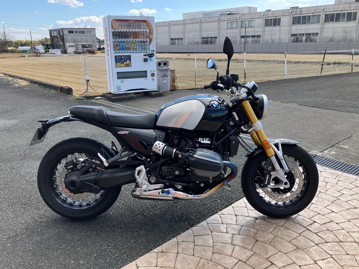 BMW R nine T