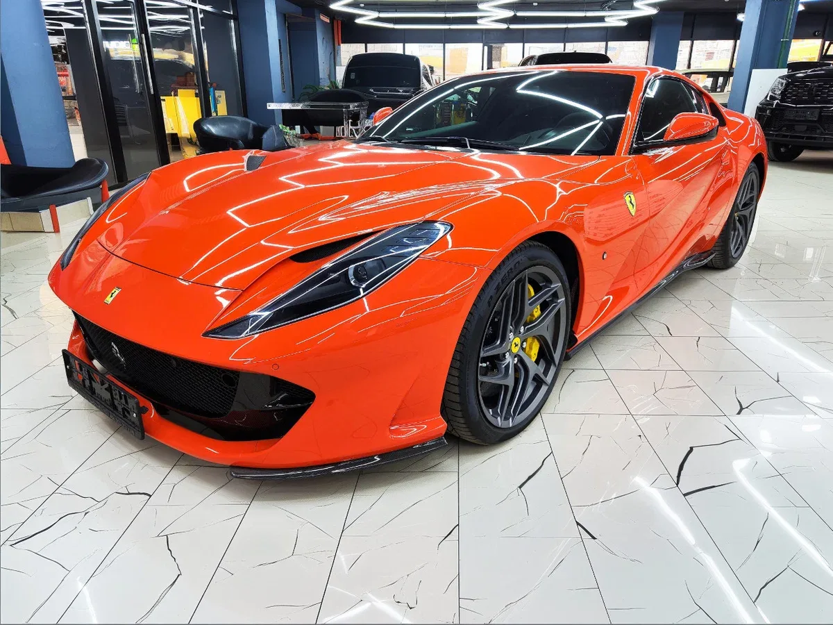 Ferrari 812
