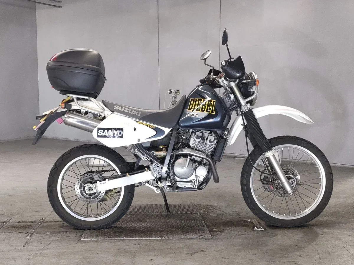 Suzuki Djebel 250