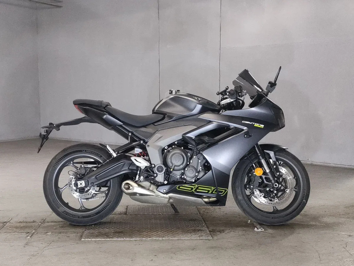 Triumph Daytona 660