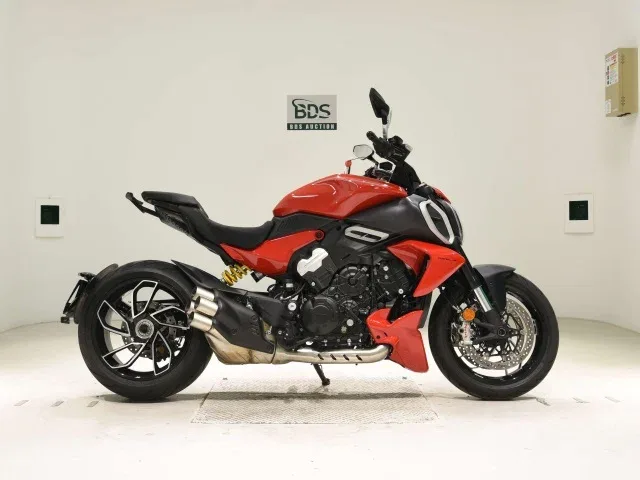 Ducati Diavel V4