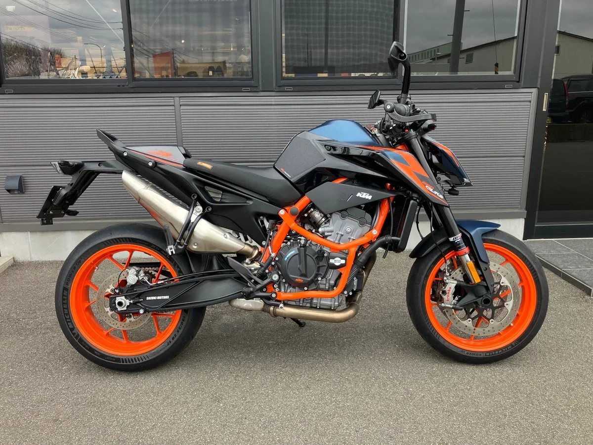 KTM AG 890 Duke R