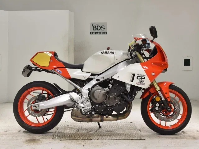 Yamaha XSR900