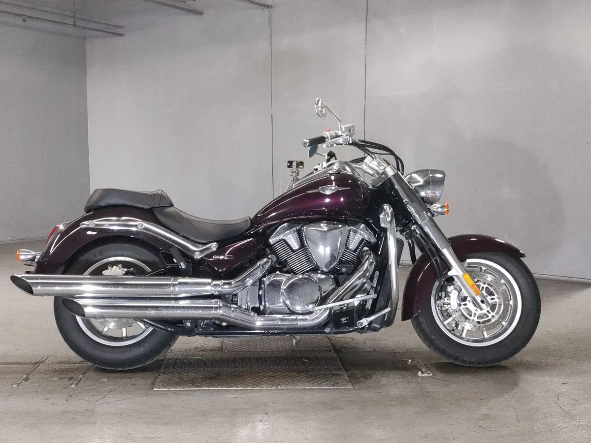Suzuki Boulevard C109R