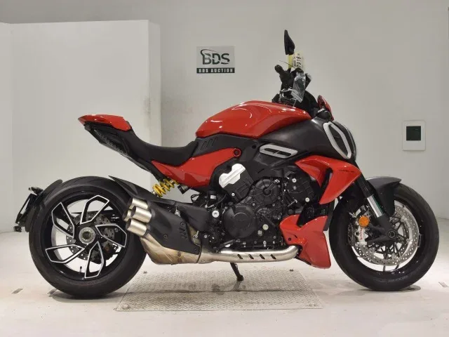 Ducati Diavel V4