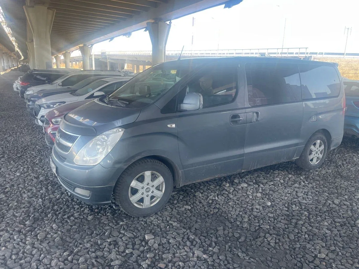 Hyundai Grand Starex I