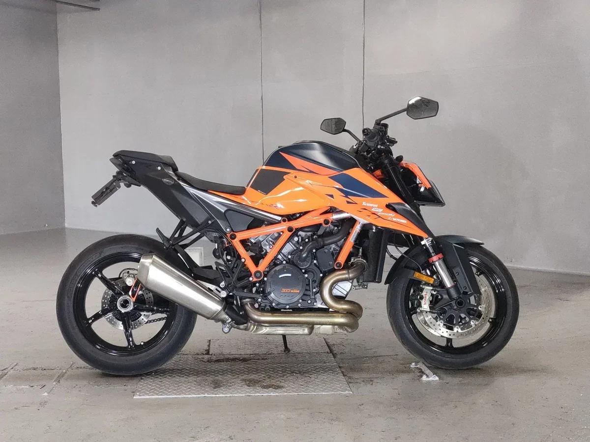 KTM AG 1290 Super Duke R
