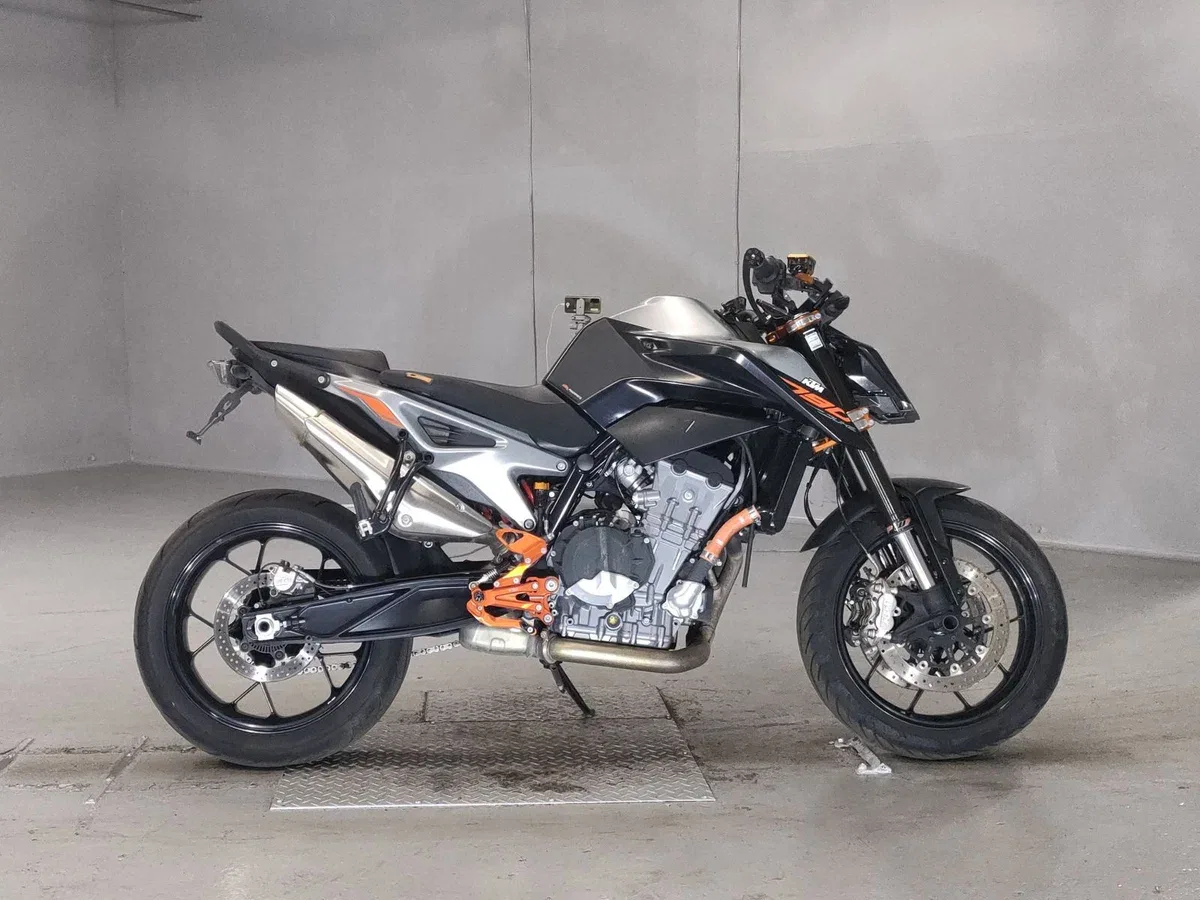 KTM AG 790 Duke