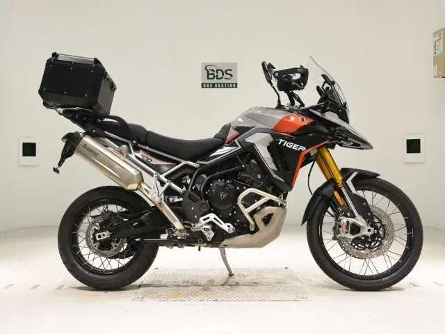 Triumph Tiger 900