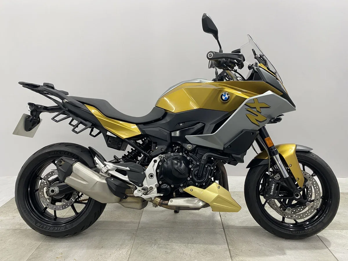 BMW F 900 XR