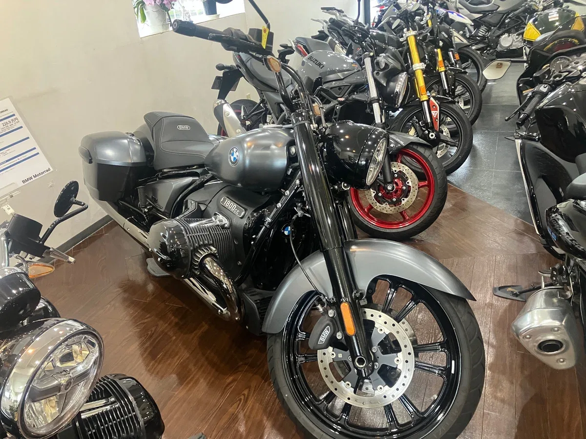 BMW R18