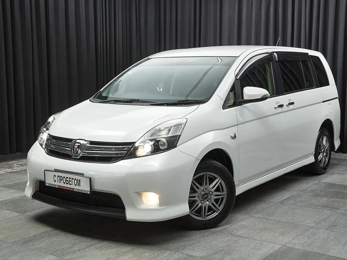 Toyota ISis I Рестайлинг