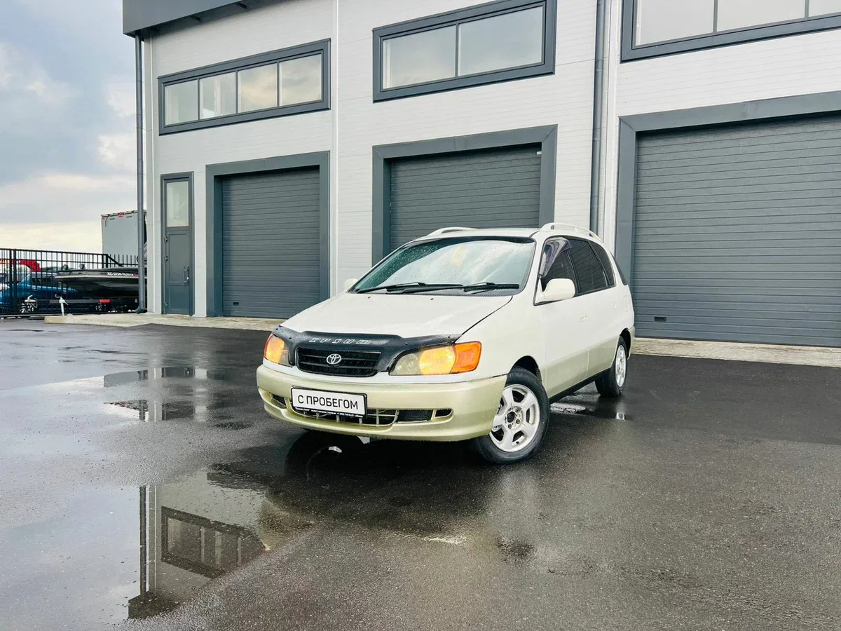 Toyota Ipsum I (M10)