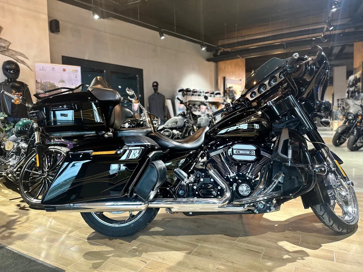 Harley-Davidson CVO Street Glide