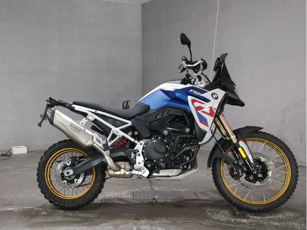 BMW F 900 GS