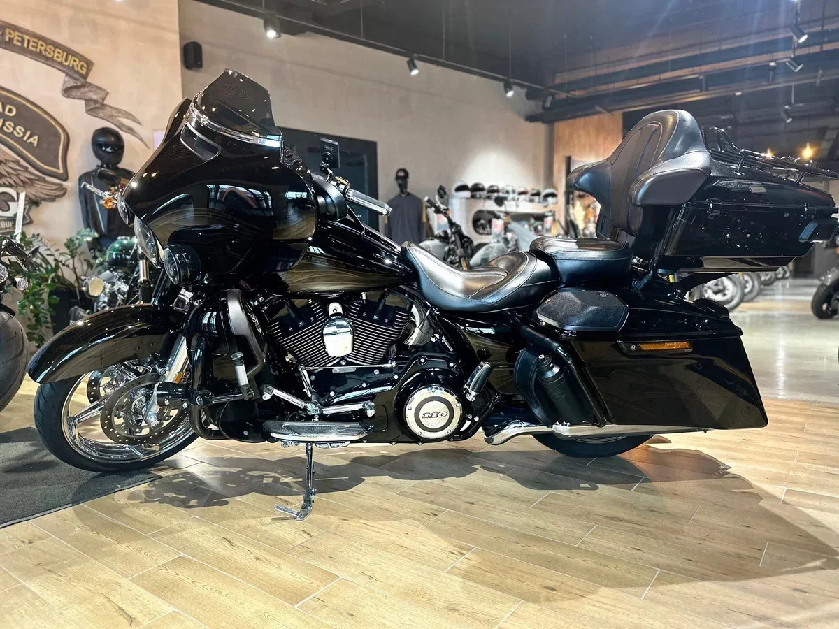 Harley-Davidson CVO Street Glide