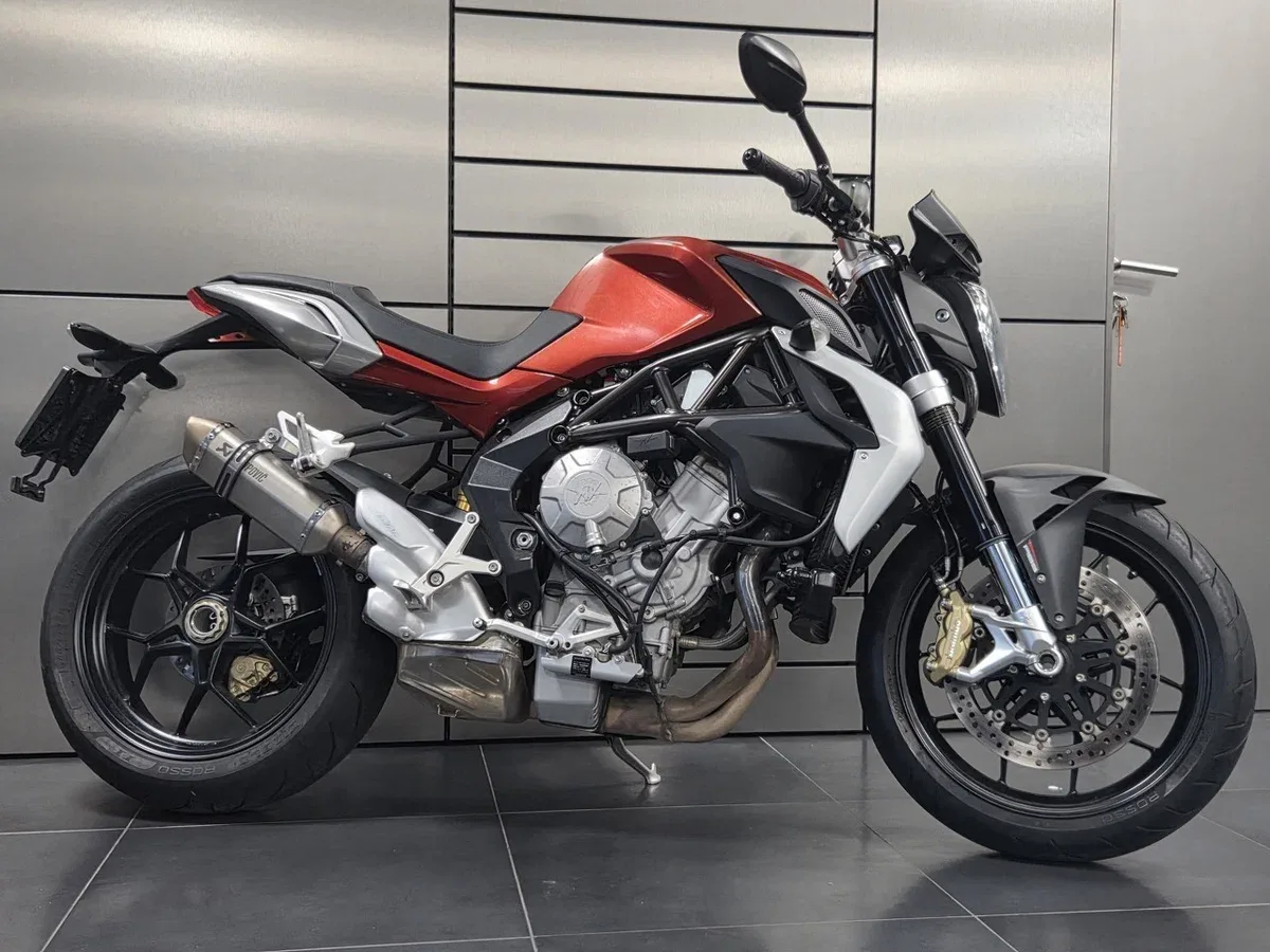 MV Agusta Brutale 800