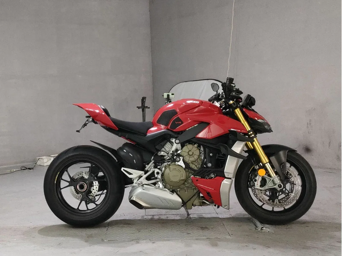 Ducati Streetfighter V4