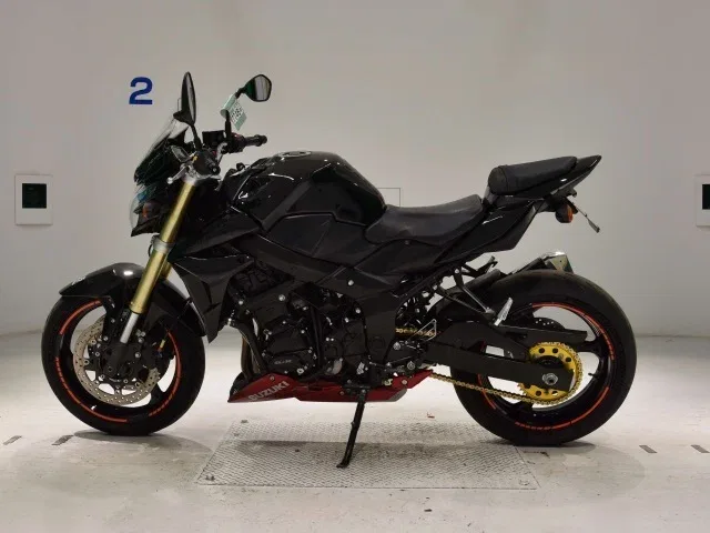 Suzuki GSR750