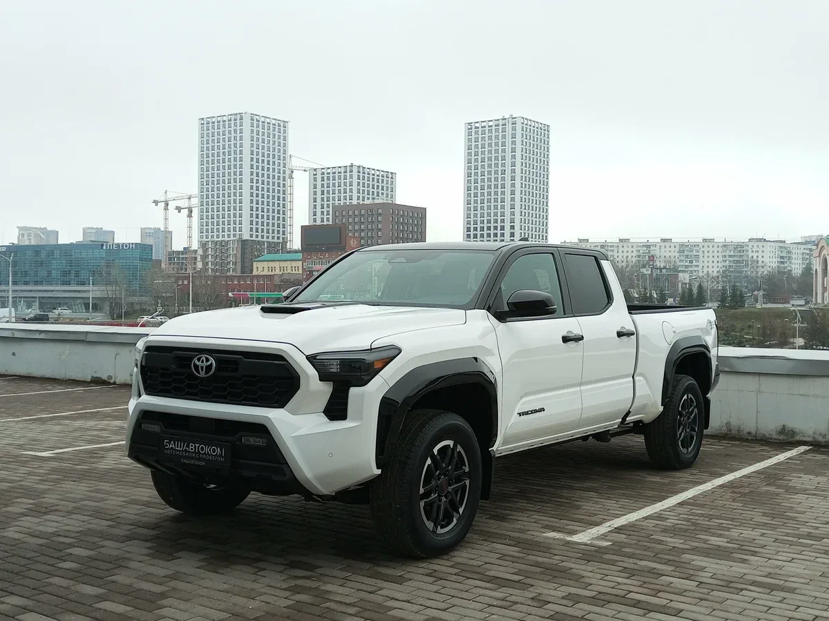 Toyota Tacoma IV