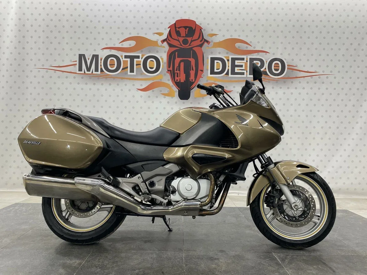 Honda NT700V Deauville