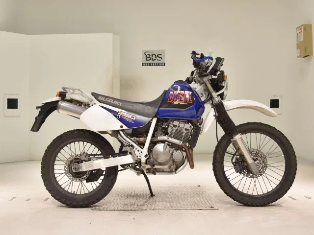 Suzuki Djebel 250