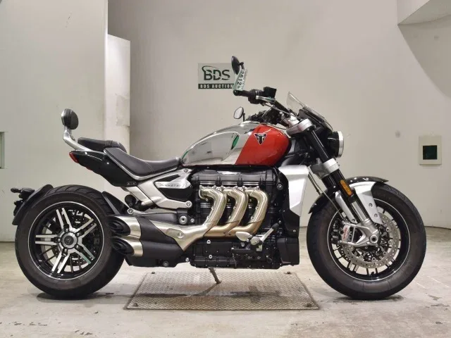 Triumph Rocket III