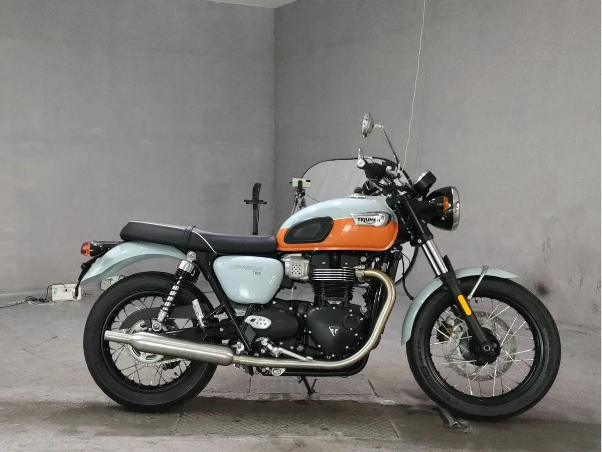 Triumph Bonneville T100