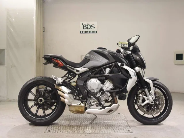 MV Agusta Brutale 800