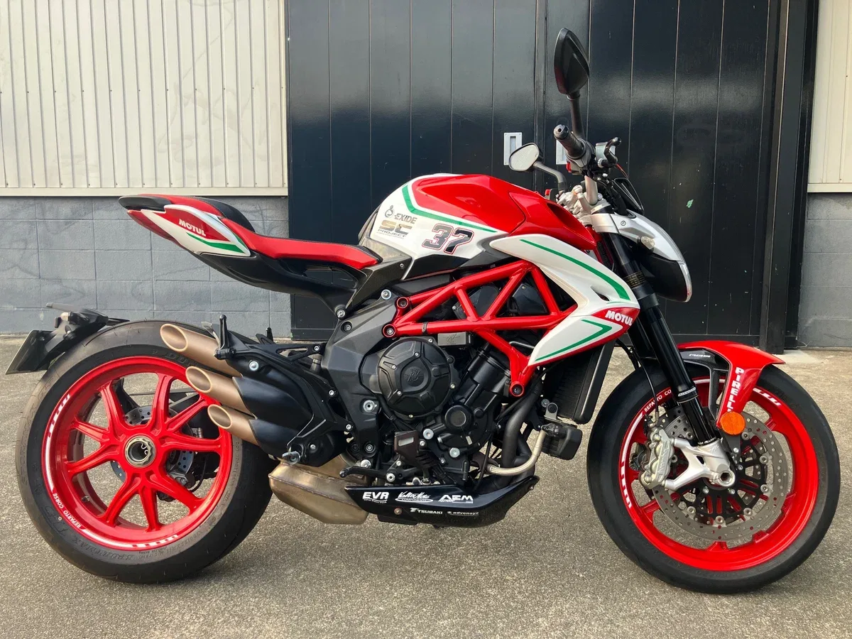 MV Agusta Brutale 800