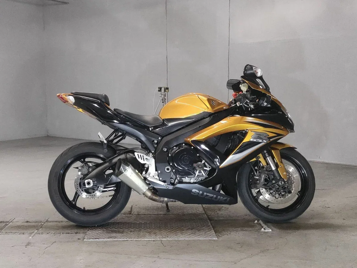 Suzuki GSX-R750