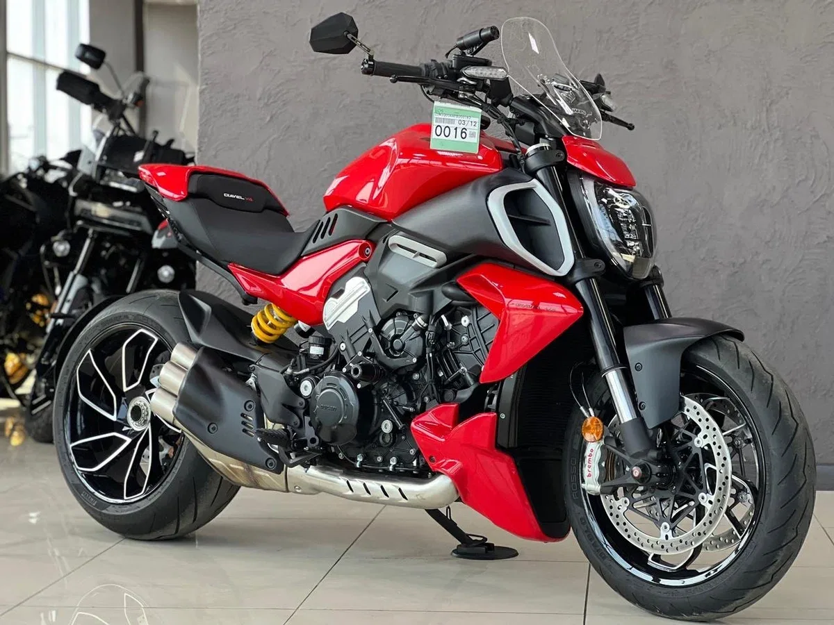 Ducati Diavel V4