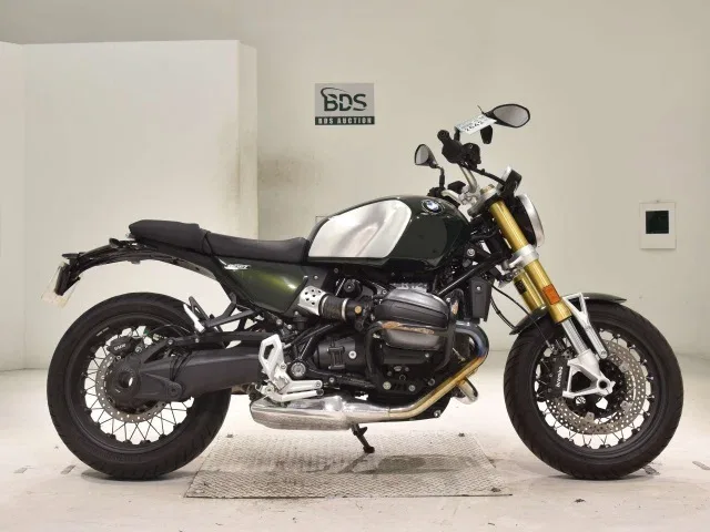 BMW R nine T