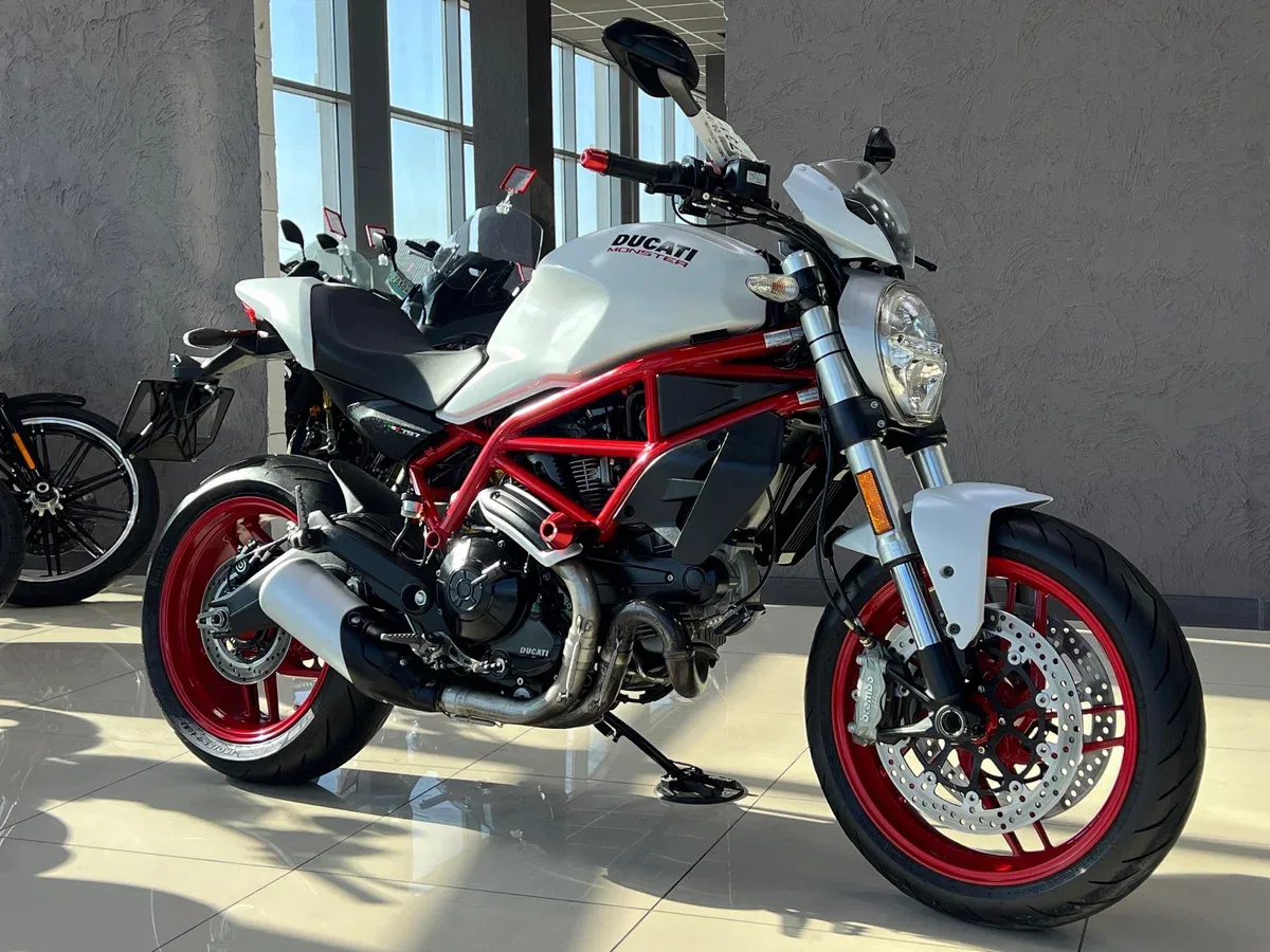 Ducati Monster 797