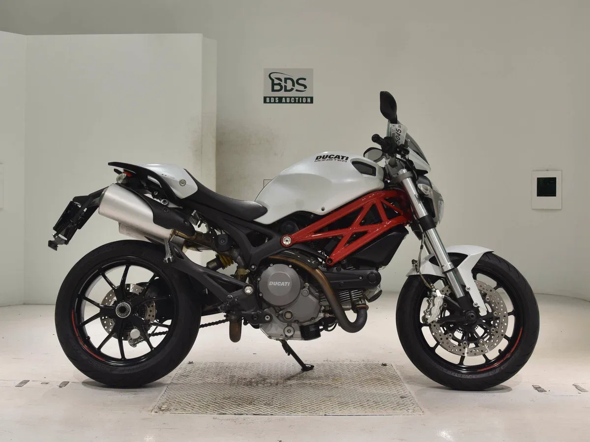 Ducati Monster 796