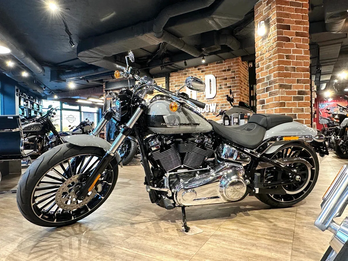 Harley-Davidson Breakout