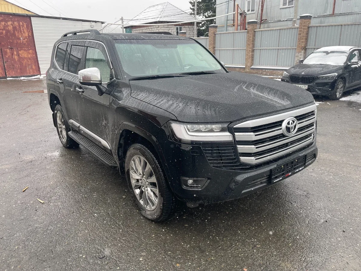 Toyota Land Cruiser 300 Series