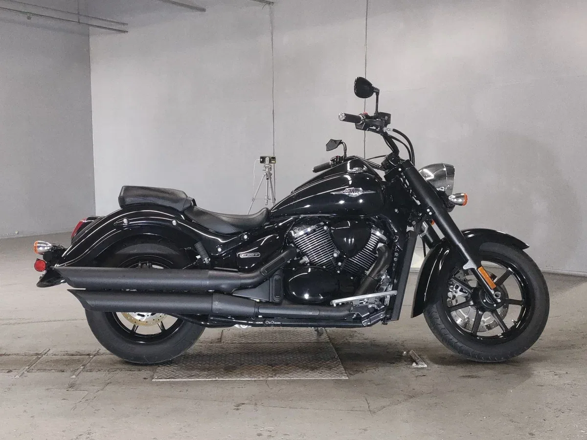 Suzuki Boulevard C90