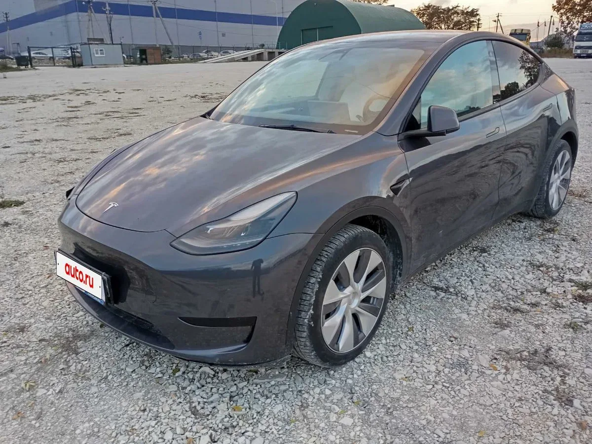 Tesla Model Y I