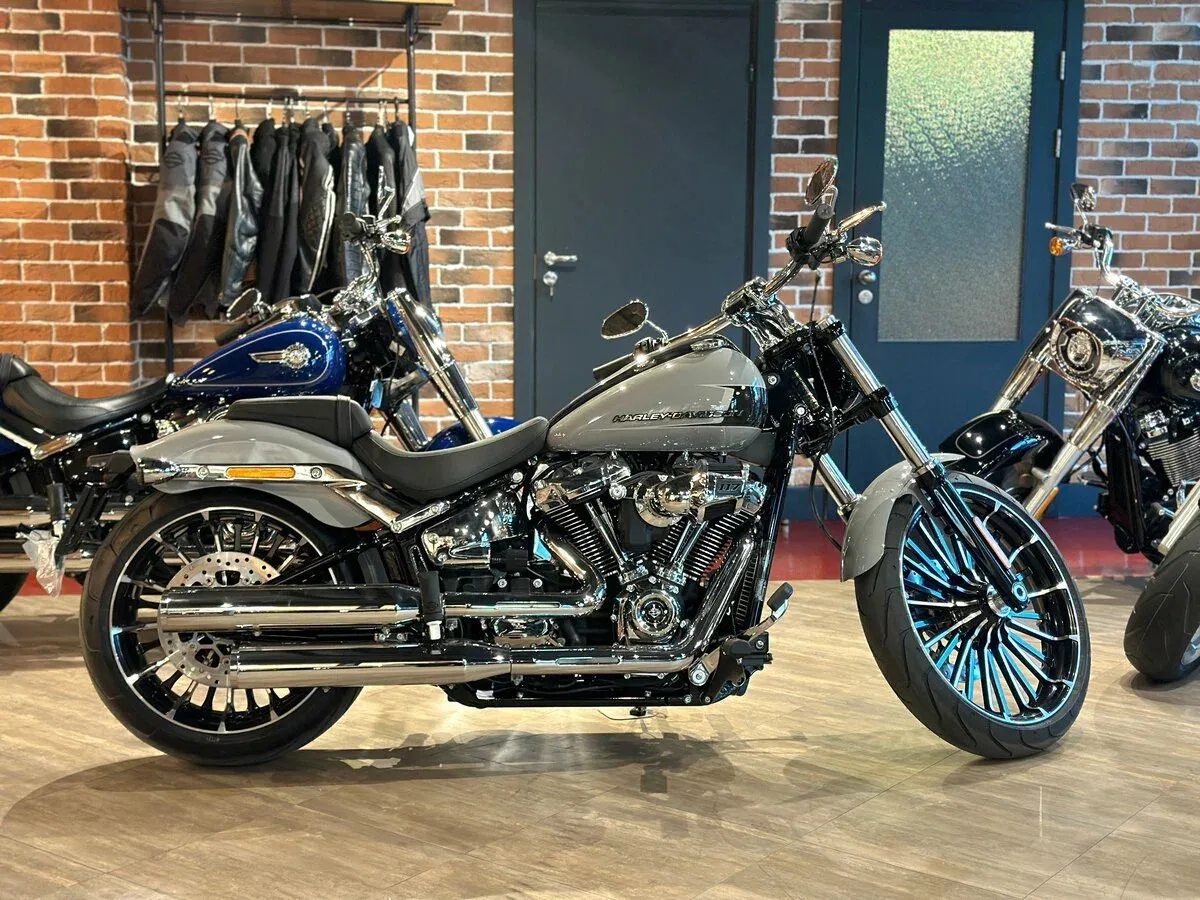 Harley-Davidson Breakout