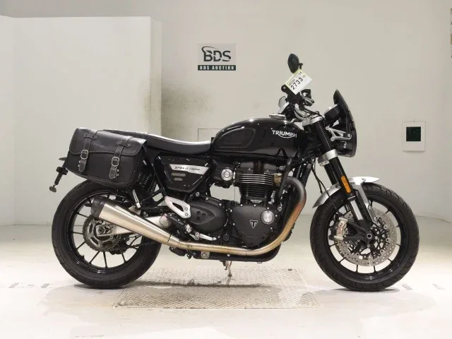 Triumph Street Twin