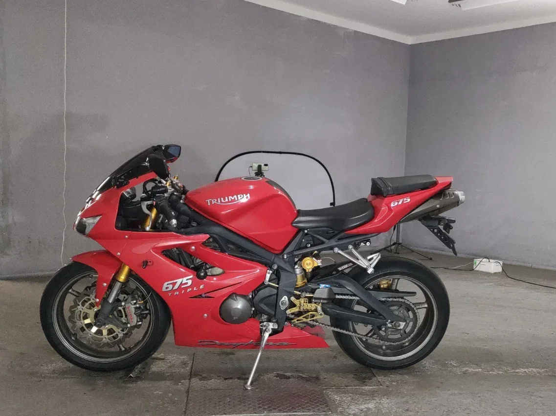Triumph Daytona 675