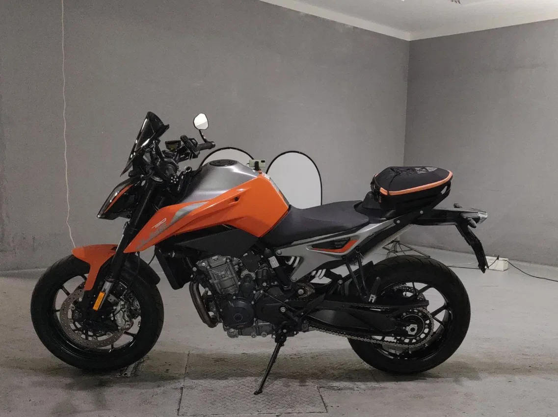 KTM AG 790 Duke
